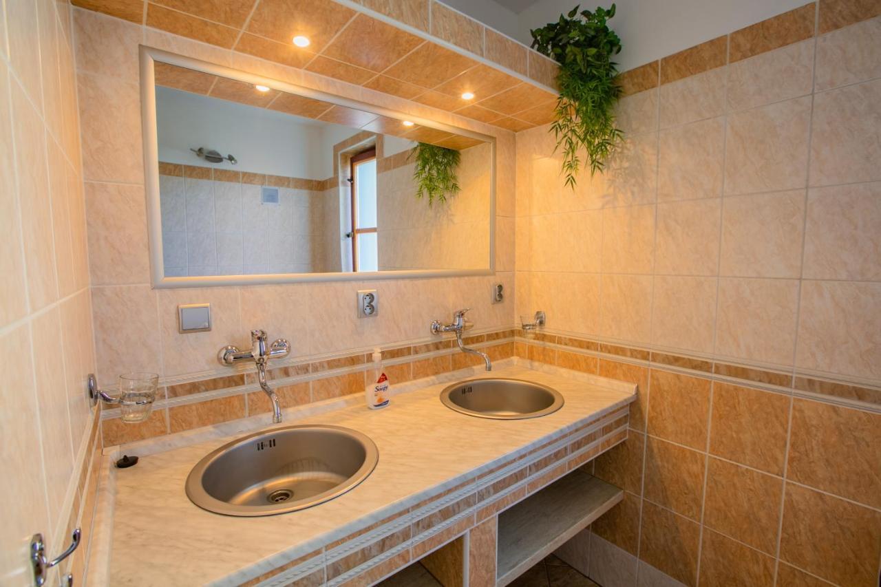 Privat Na Chalupe Partizanska Lupca 649 Villa Exterior foto